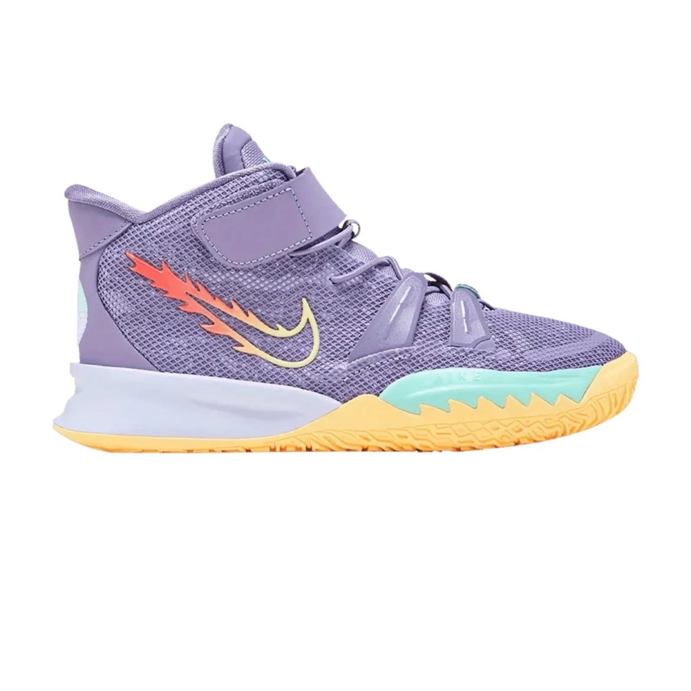 KYRIE NIKE Basketball Shoes Kids
Size 3Y
SKU: CT4087 500